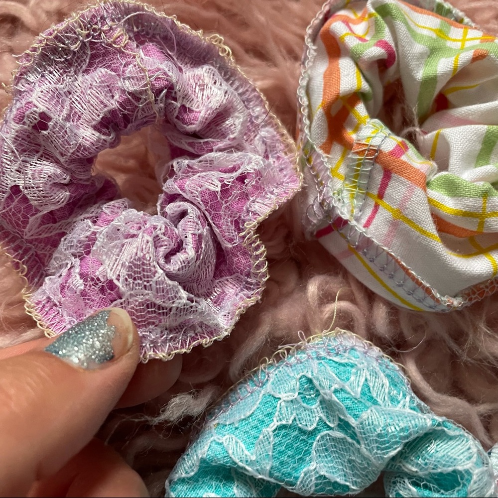 Handmade scrunchie set - Picture 3 of 6